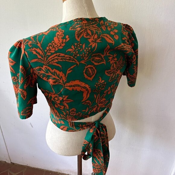 SHEIN Wrap Top Womens Size 4 Green Floral Witchy Whimsigoth Forest Fairy - Picture 3 of 5